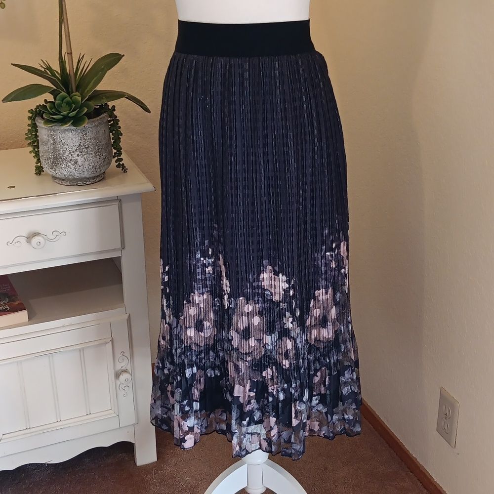 Metrowear Skirt. Bohemian. Whimsigoth. Floral.